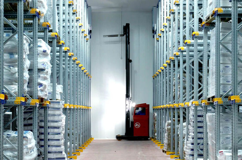 Système de rayonnage pour chambres froides